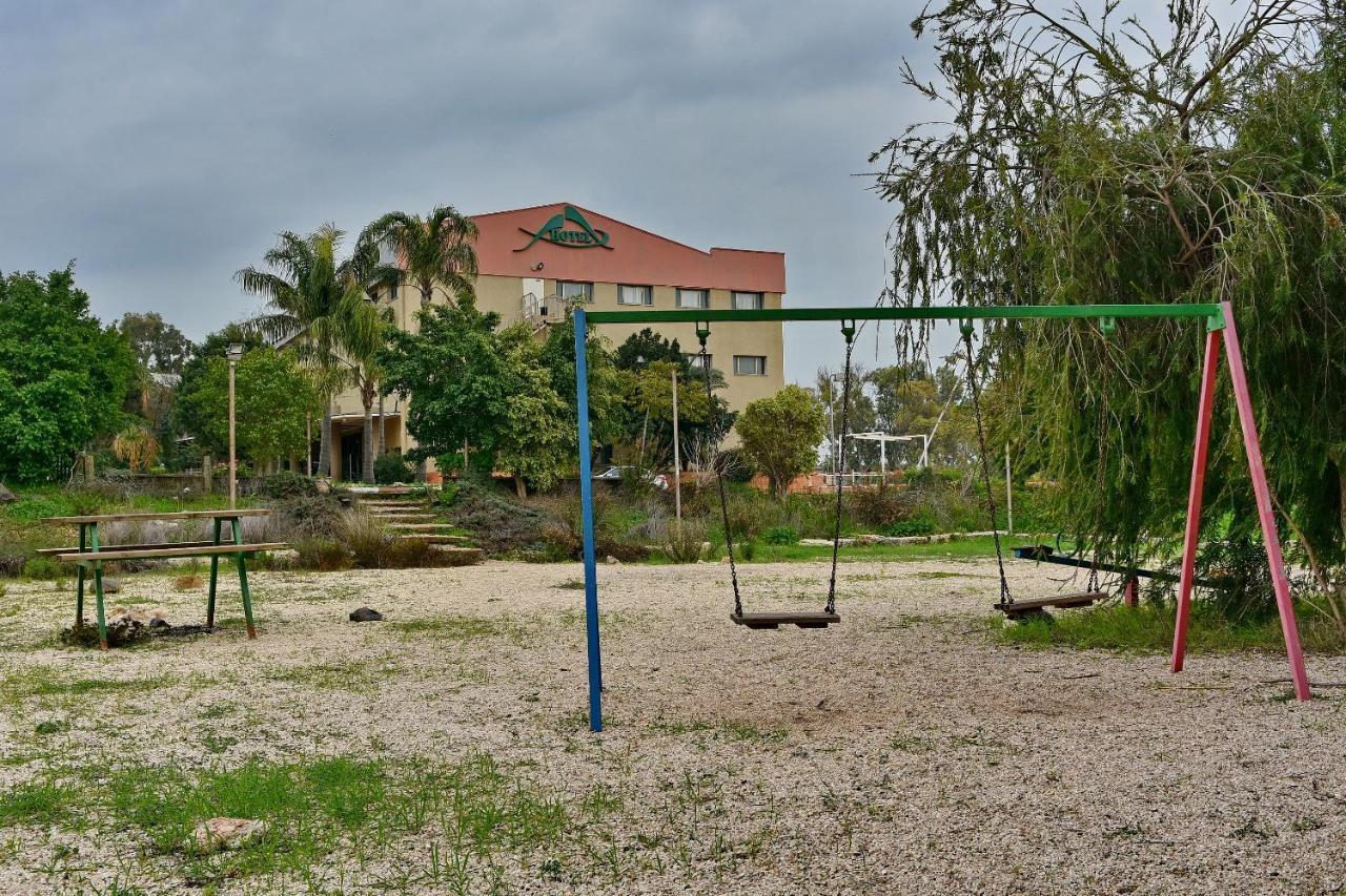 Pearl Of The Valley Hotel Kfar Tavor Extérieur photo