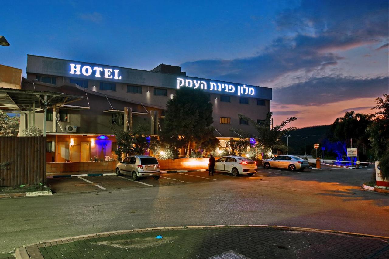 Pearl Of The Valley Hotel Kfar Tavor Extérieur photo