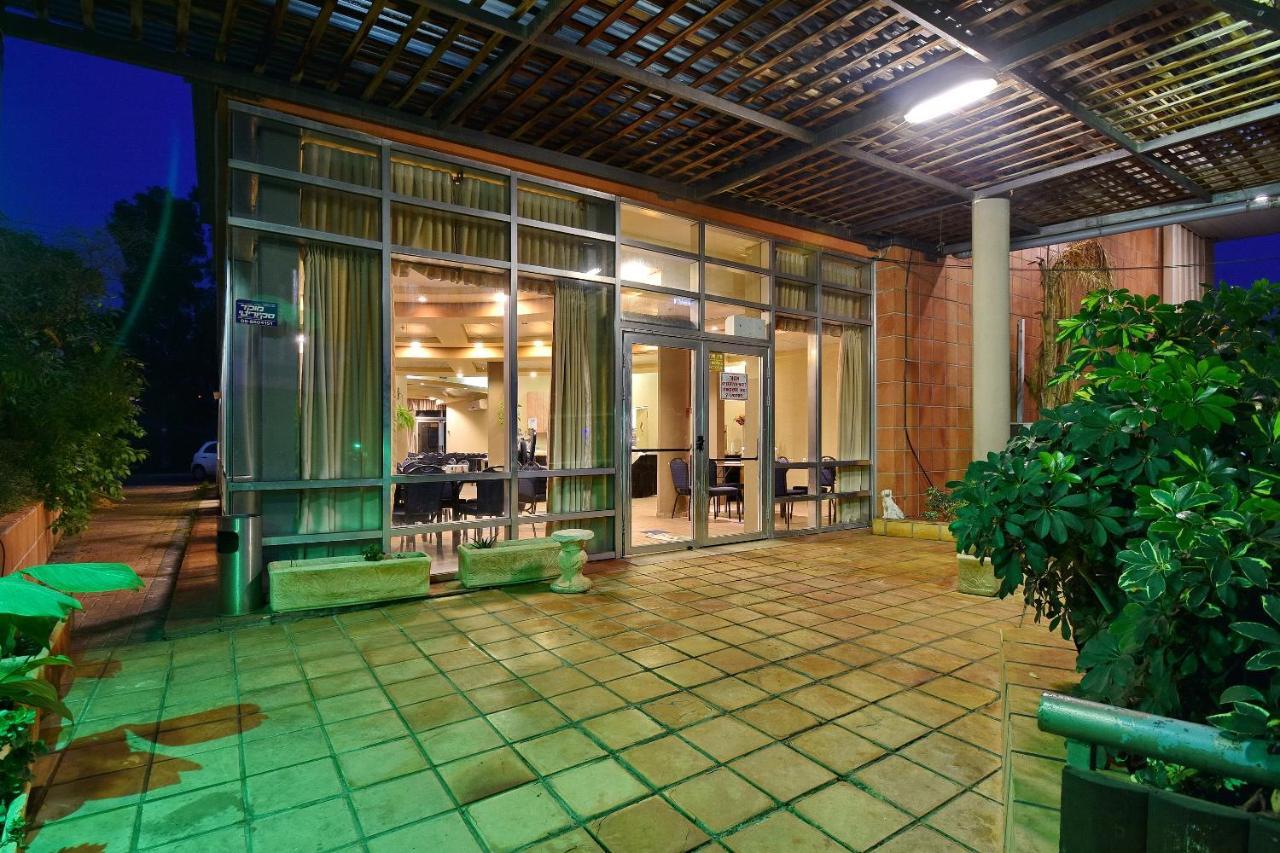 Pearl Of The Valley Hotel Kfar Tavor Extérieur photo
